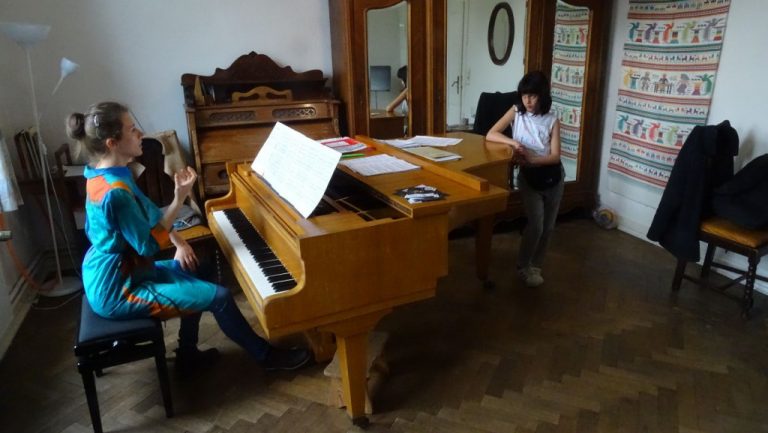 Nadia & Aleksandra im Unterricht – letzte Übungen und Ratschläge für das Finale bei The Voice Kids